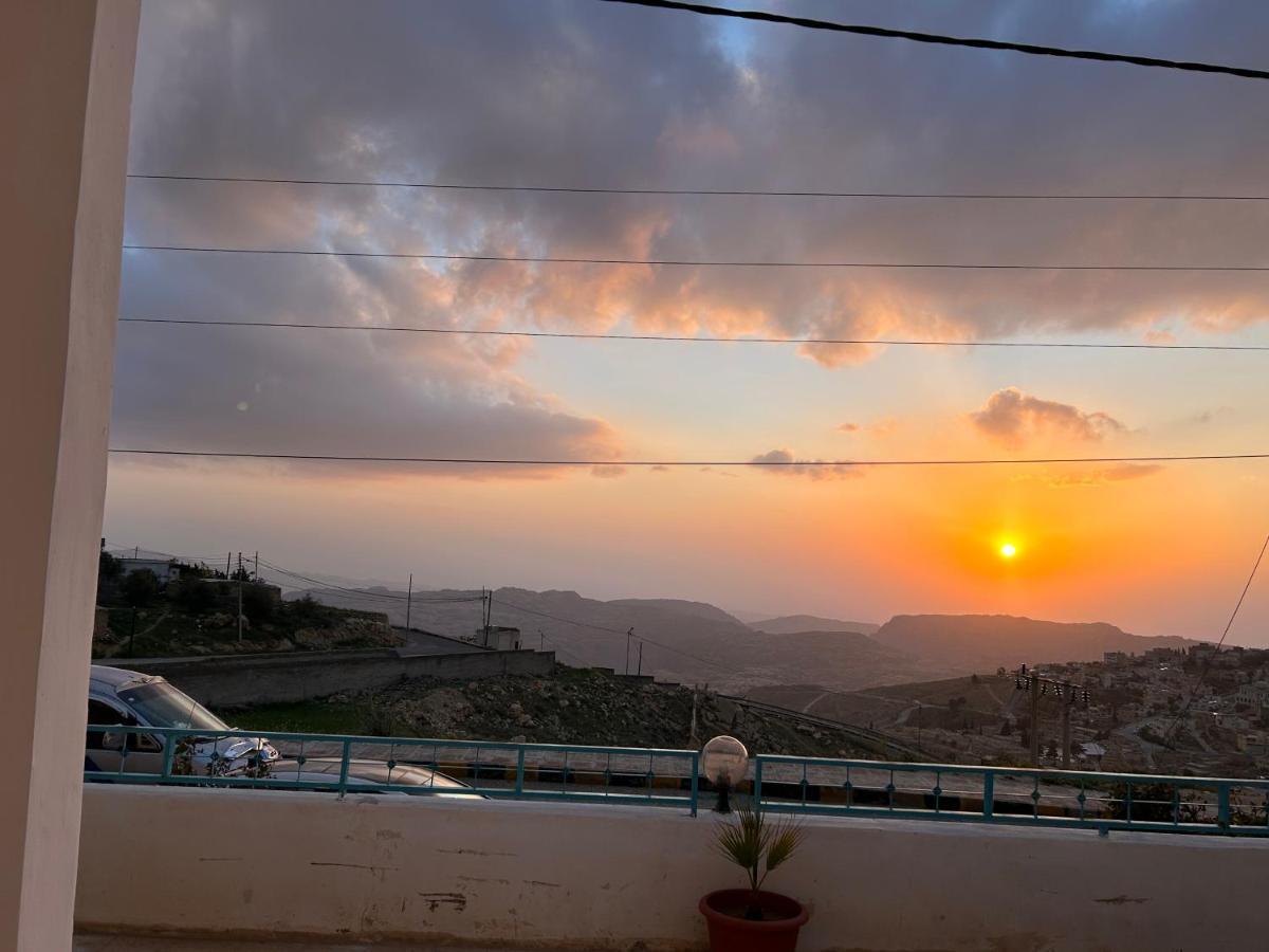 Petra Pass Hostel Вади Муса Екстериор снимка